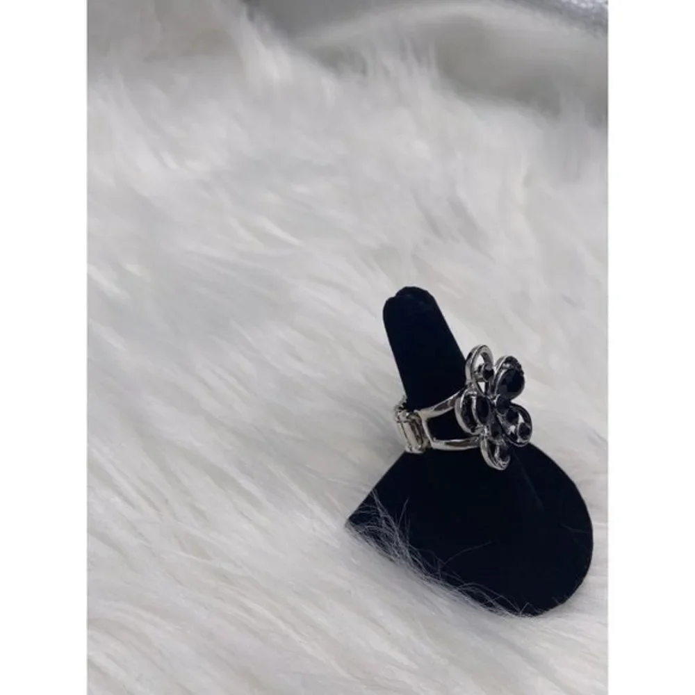 Paparazzi Jewerly - Gardens Of Grandeur Black‎ Ring- Item 94